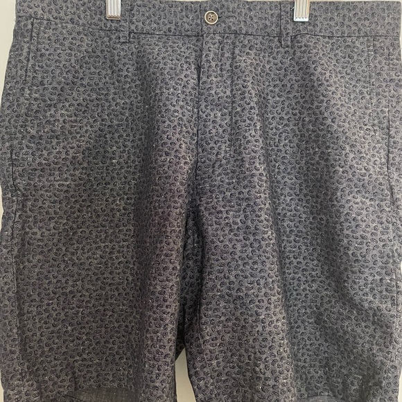 Peter Millar Shorts size 33 navy/paisley - Picture 1 of 3